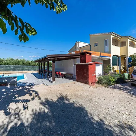 Amazing In شقة Kaštel Novi